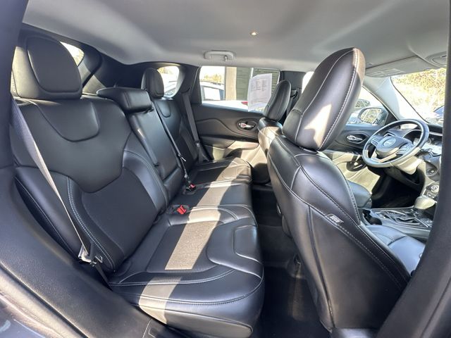 Thumbnail: 2019 Jeep Cherokee - 27