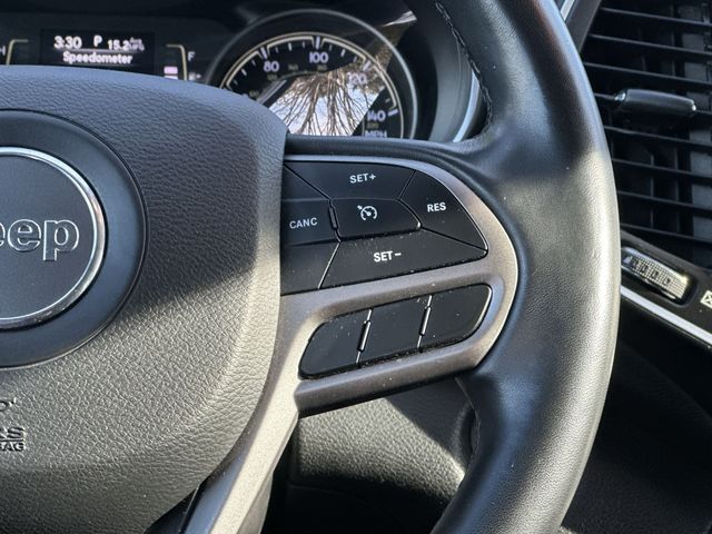 Thumbnail: 2019 Jeep Cherokee - 18