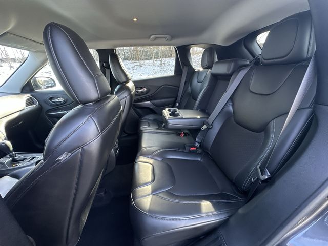 Thumbnail: 2019 Jeep Cherokee - 12