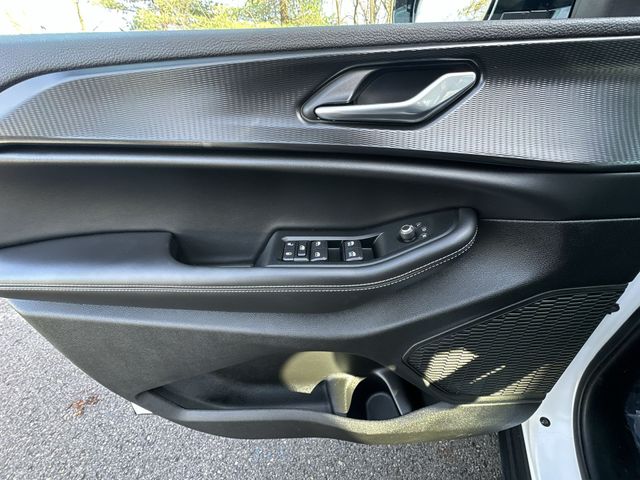 Thumbnail: 2025 Jeep Grand Cherokee - 25