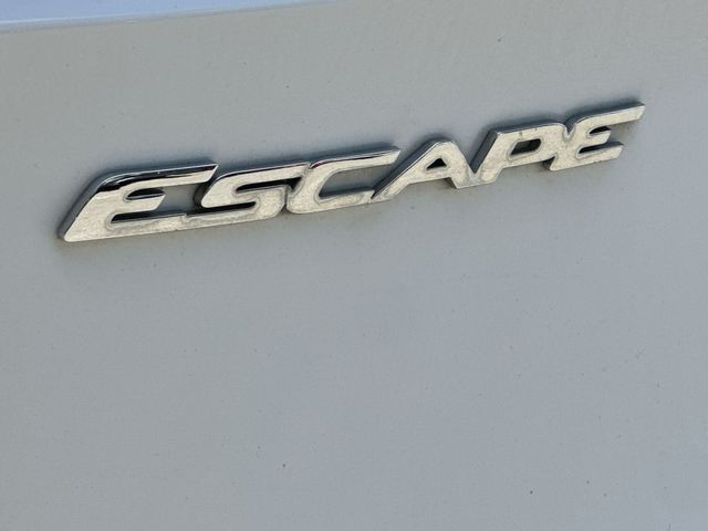 Thumbnail: 2014 Ford Escape - 18