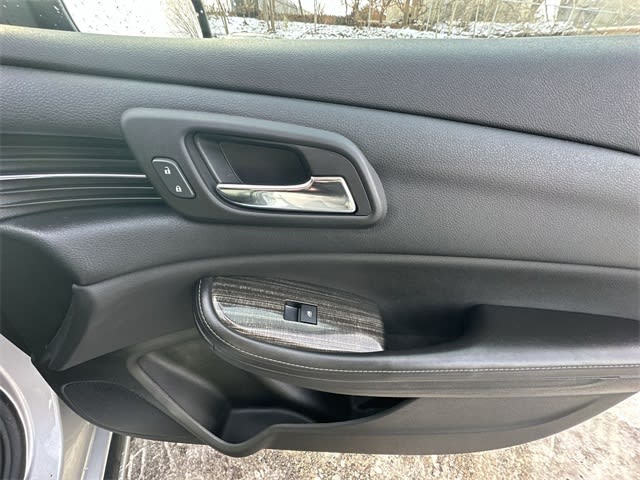 Thumbnail: 2015 Chevrolet Malibu - 24