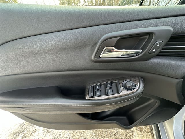 Thumbnail: 2015 Chevrolet Malibu - 22