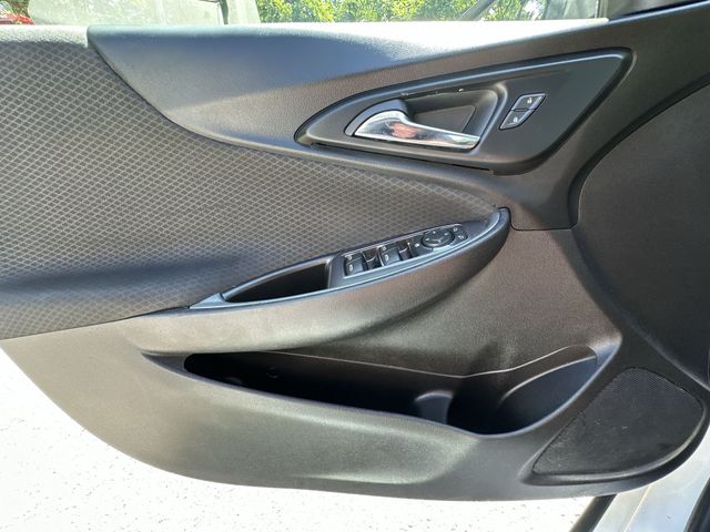 Thumbnail: 2016 Chevrolet Malibu - 24
