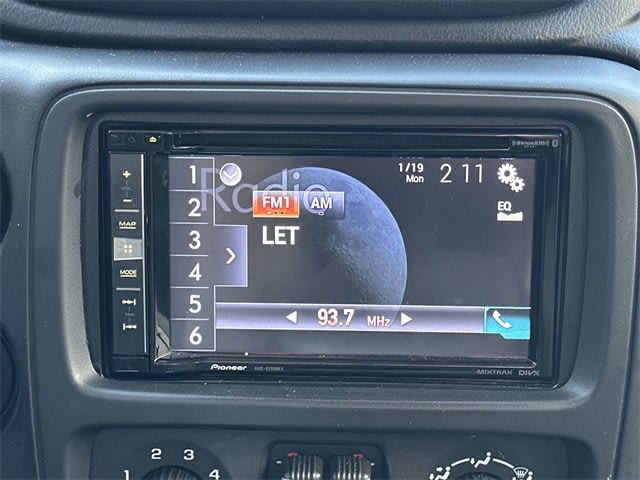 Thumbnail: 2008 Chevrolet TrailBlazer - 11