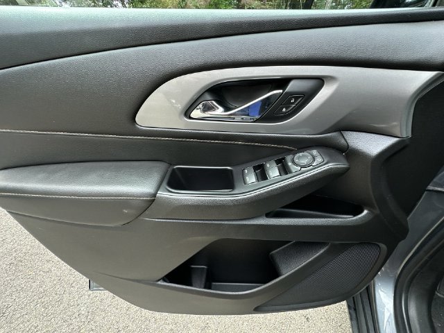 Thumbnail: 2020 Chevrolet Traverse - 18