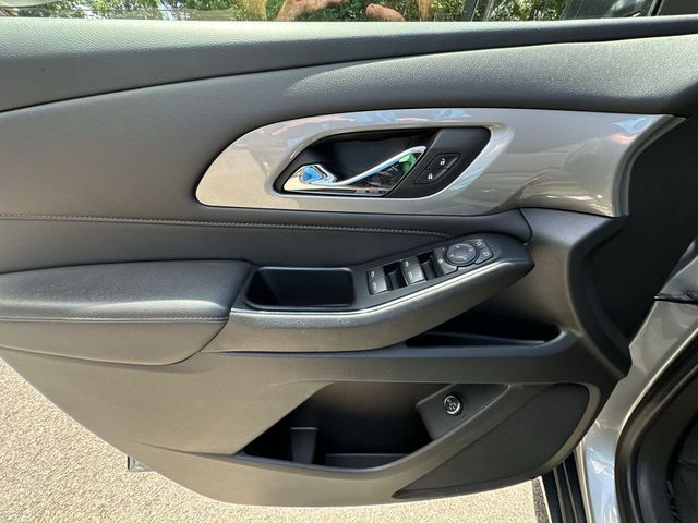 Thumbnail: 2023 Chevrolet Traverse - 24