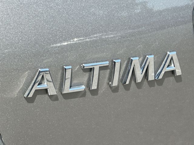 Thumbnail: 2012 Nissan Altima - 21