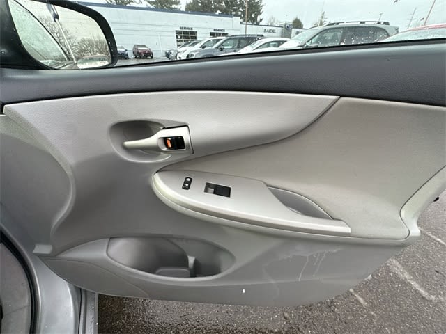 Thumbnail: 2013 Toyota Corolla - 21