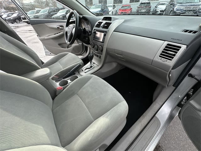 Thumbnail: 2013 Toyota Corolla - 10