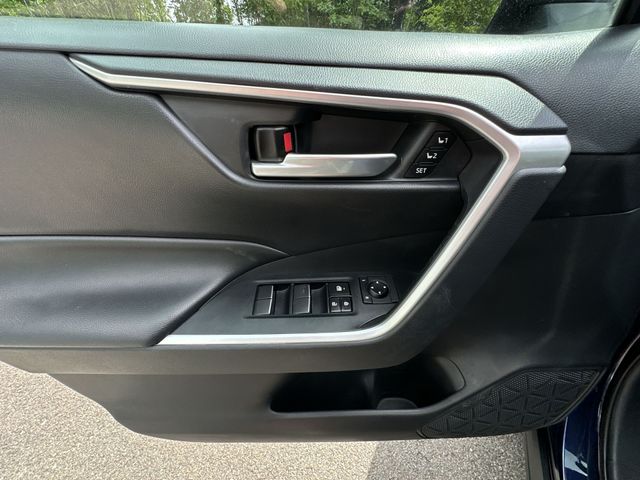 Thumbnail: 2019 Toyota RAV4 - 25