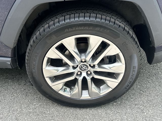 Thumbnail: 2019 Toyota RAV4 - 8