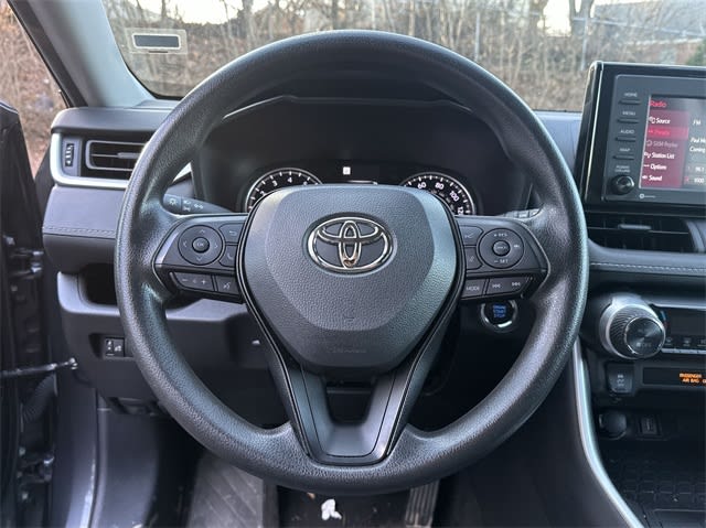 2022 Toyota RAV4 XLE 2