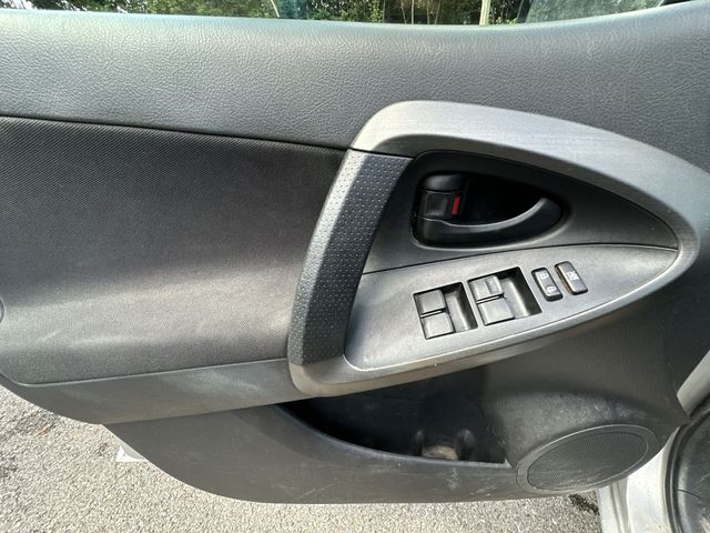 Thumbnail: 2011 Toyota RAV4 - 18