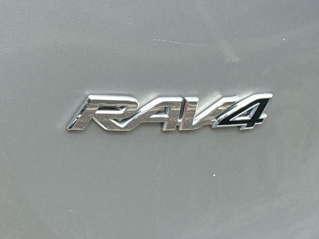 Thumbnail: 2017 Toyota RAV4 - 21