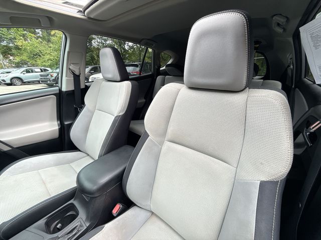 Thumbnail: 2017 Toyota RAV4 - 9