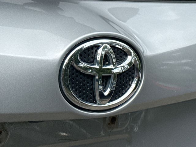 Thumbnail: 2017 Toyota RAV4 - 20