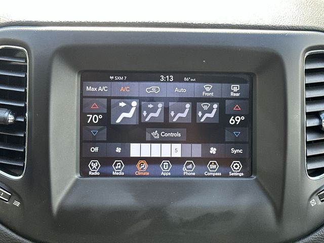 Thumbnail: 2018 Jeep Compass - 22