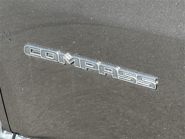 Thumbnail: 2017 Jeep Compass - 15