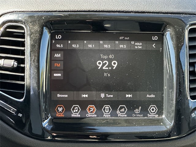 Thumbnail: 2017 Jeep Compass - 12