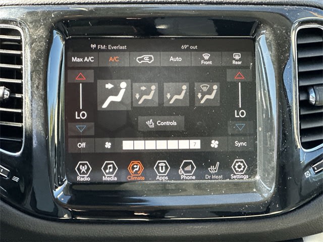 Thumbnail: 2017 Jeep Compass - 22