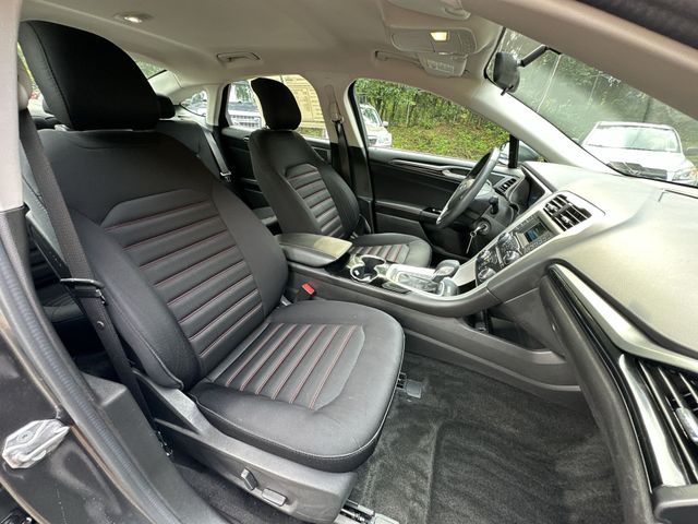 Thumbnail: 2015 Ford Fusion - 22
