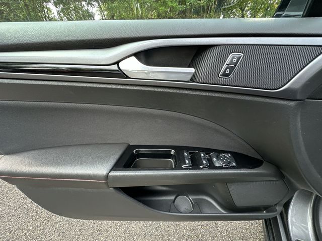 Thumbnail: 2015 Ford Fusion - 21