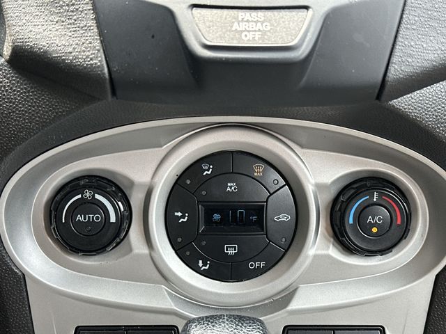 Thumbnail: 2015 Ford Fiesta - 16