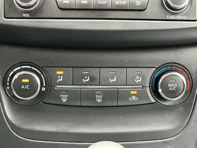 Thumbnail: 2016 Nissan Sentra - 16