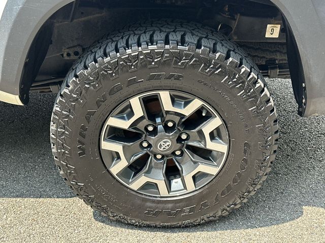 Thumbnail: 2018 Toyota Tacoma - 8