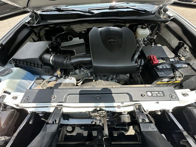 Thumbnail: 2018 Toyota Tacoma - 9