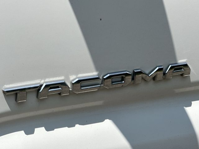 Thumbnail: 2018 Toyota Tacoma - 7