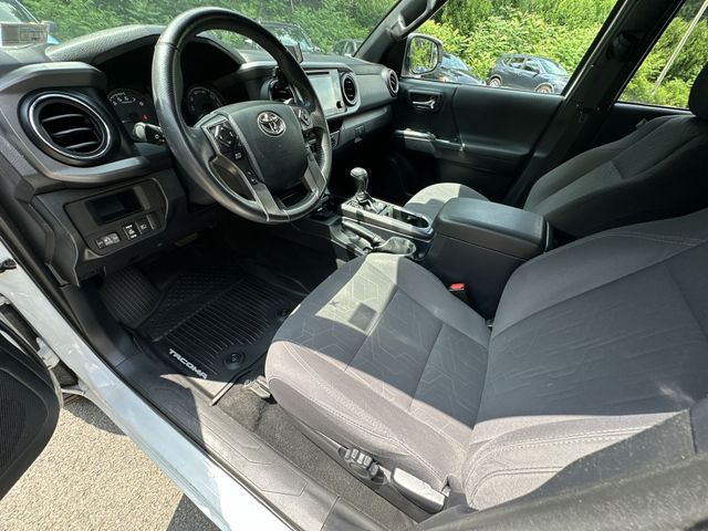 Thumbnail: 2018 Toyota Tacoma - 11