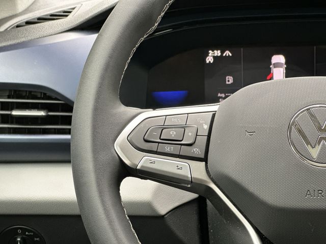Thumbnail: 2023 Volkswagen Taos - 18
