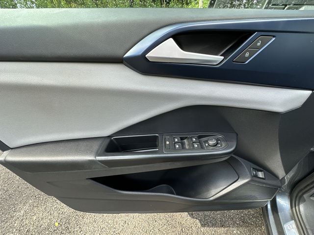 Thumbnail: 2022 Volkswagen Taos - 23
