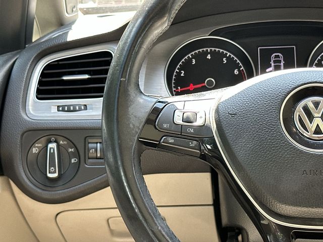 Thumbnail: 2016 Volkswagen Golf - 18