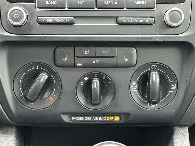 Thumbnail: 2014 Volkswagen Jetta - 15