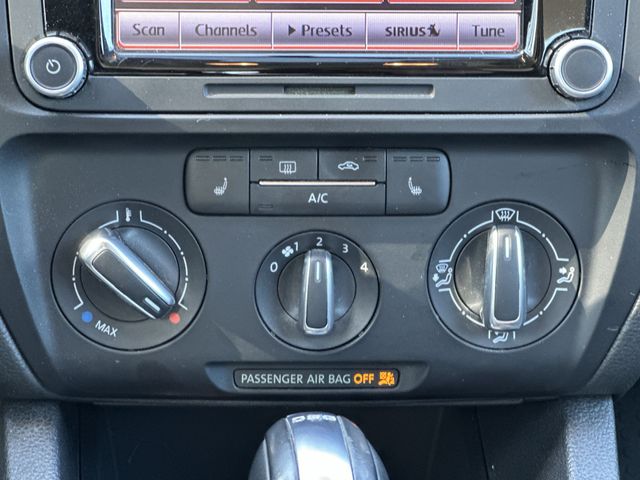 Thumbnail: 2014 Volkswagen Jetta - 18