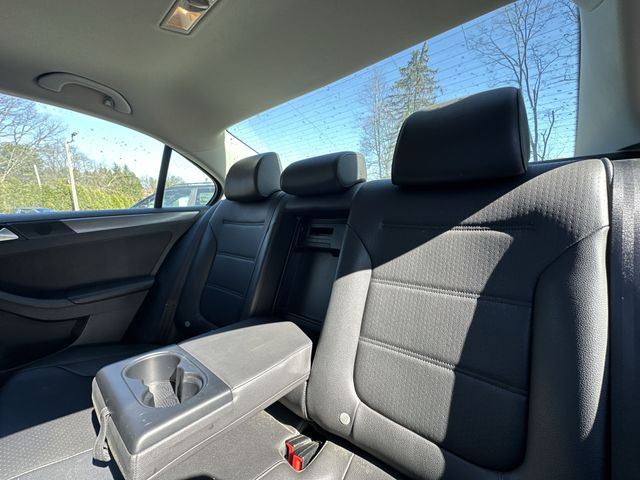 Thumbnail: 2014 Volkswagen Jetta - 10