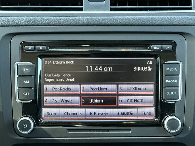 Thumbnail: 2014 Volkswagen Jetta - 11