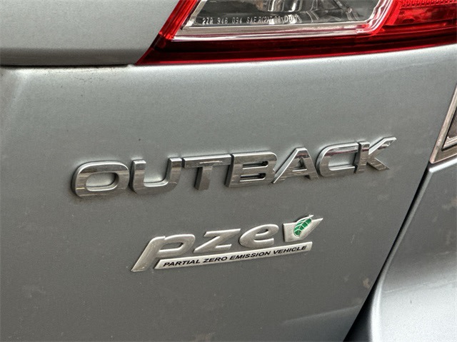 2013 Subaru Outback Limited 19