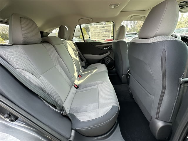 2025 Subaru Outback Premium 28