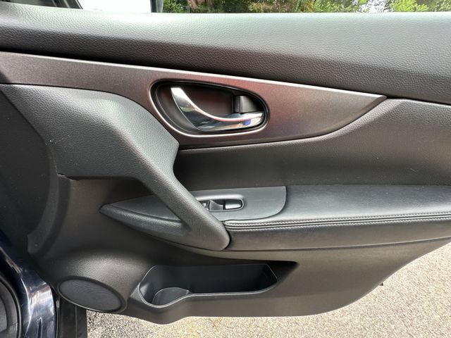 Thumbnail: 2016 Nissan Rogue - 23