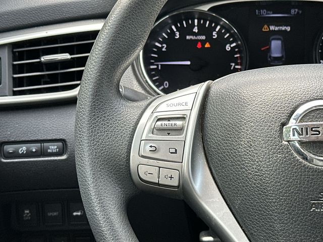 Thumbnail: 2015 Nissan Rogue - 15