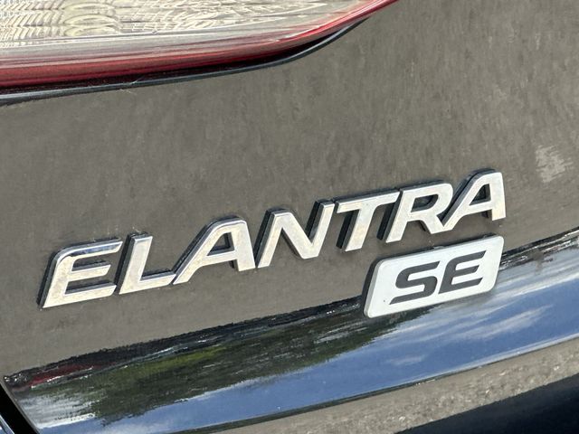 Thumbnail: 2017 Hyundai Elantra - 25