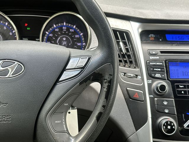 Thumbnail: 2013 Hyundai Sonata - 9