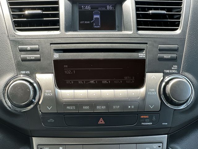 Thumbnail: 2012 Toyota Highlander - 11
