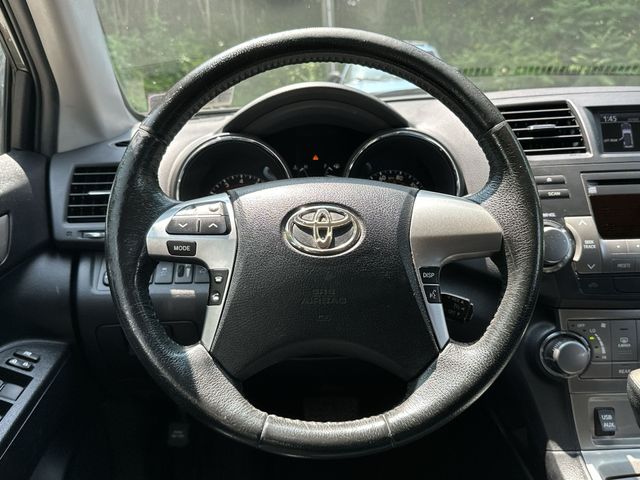 Thumbnail: 2012 Toyota Highlander - 2