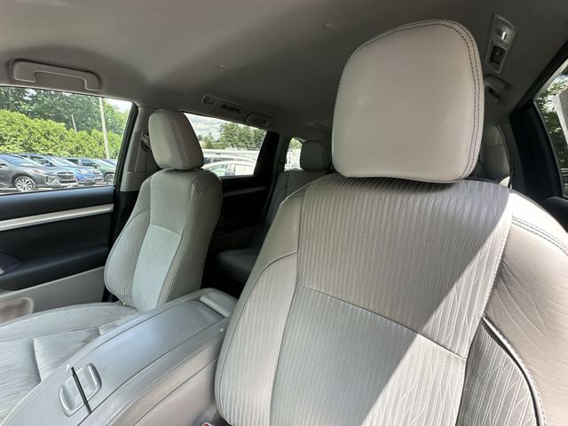 Thumbnail: 2016 Toyota Highlander - 9
