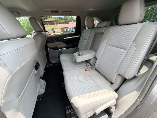 Thumbnail: 2016 Toyota Highlander - 13